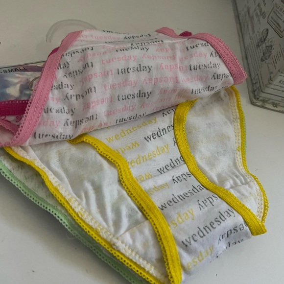 Sweet n Sassy - 5-PACK+1FREE Girl’s 4X Small Underwear - Picture 5 of 8